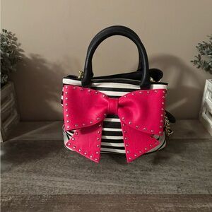 BETSEY JOHNSON BOW STRIPED MIN SATCHEL BAG WITH CROSSBODY STRAP